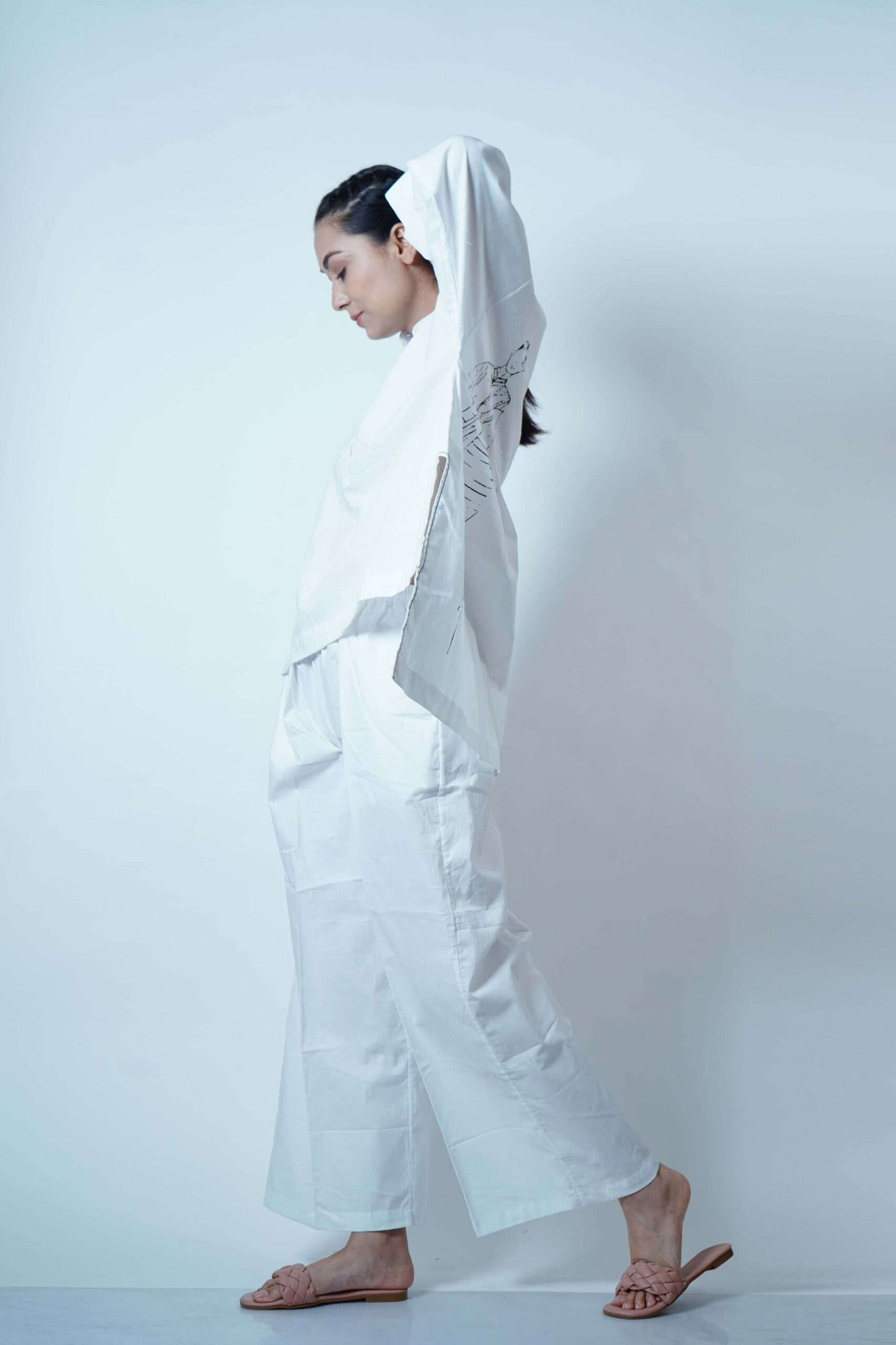 BACK PLEAT TOP WITH SIDE DETAIL- WHITE