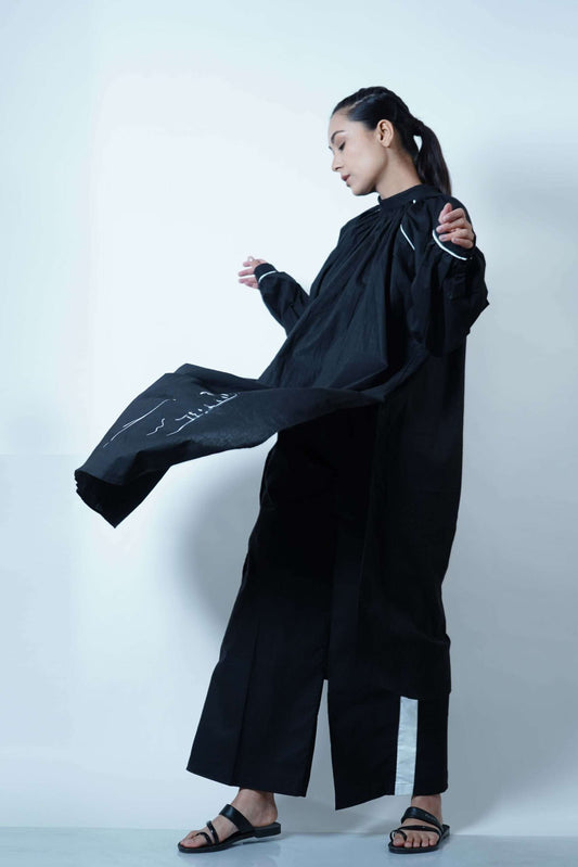 HIGH SLIT U SHAPE LONG SHIRT-BLACK