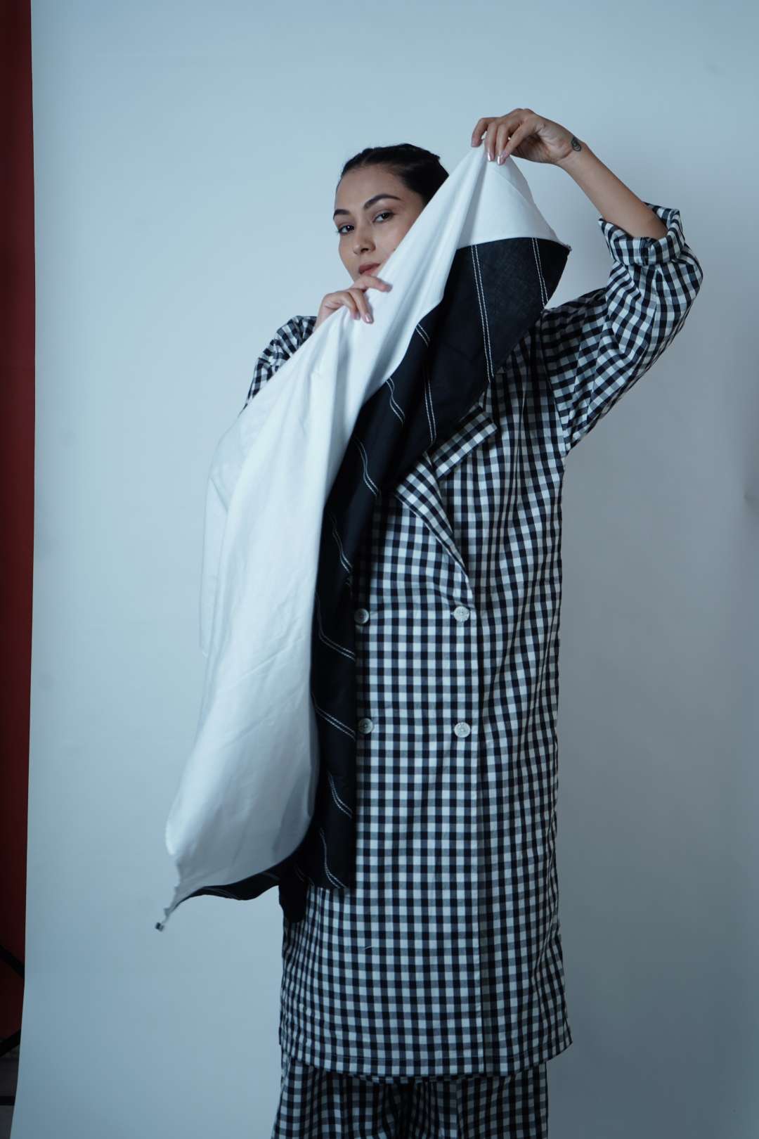 BASIC SQUARE SCARF-BLACK & WHITE