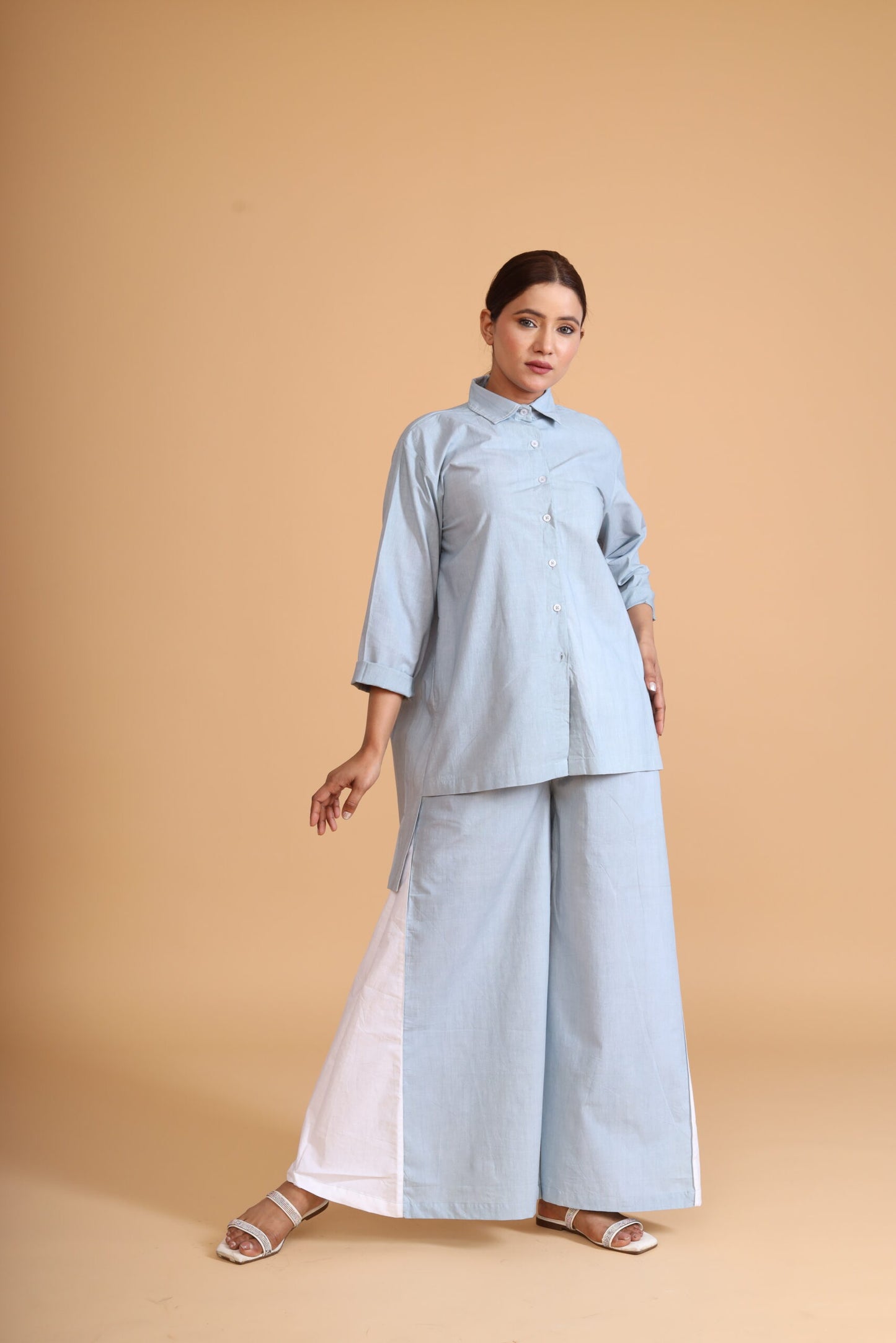 BACK GATHER SHORT TOP