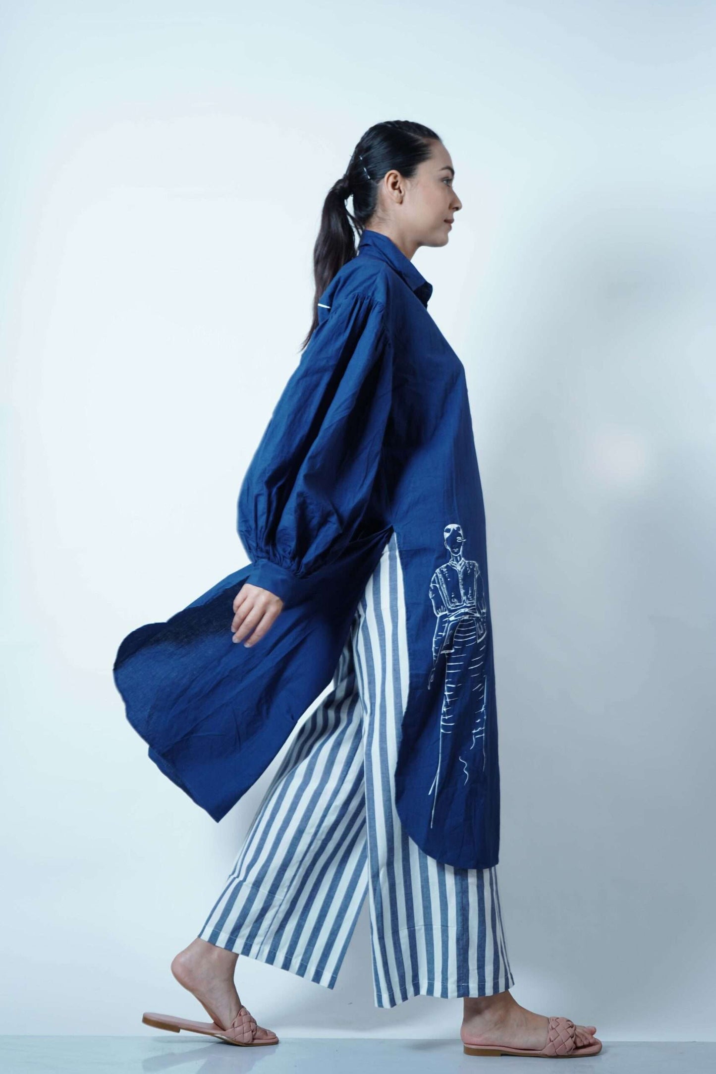 BROAD BOTTOM PANTS- BLUE STRIPE)