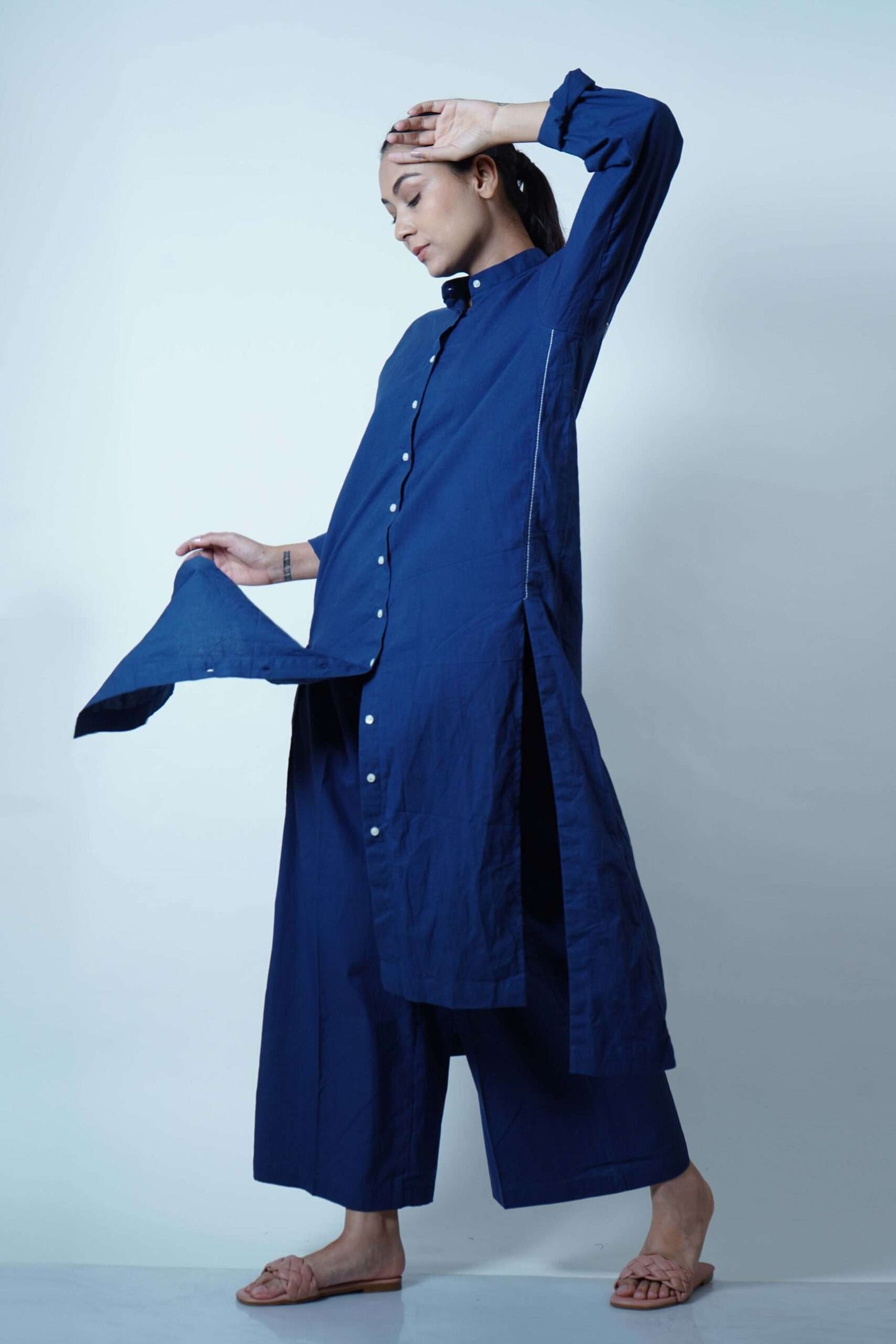 BROAD BOTTOM PLAIN PANTS- BLUE