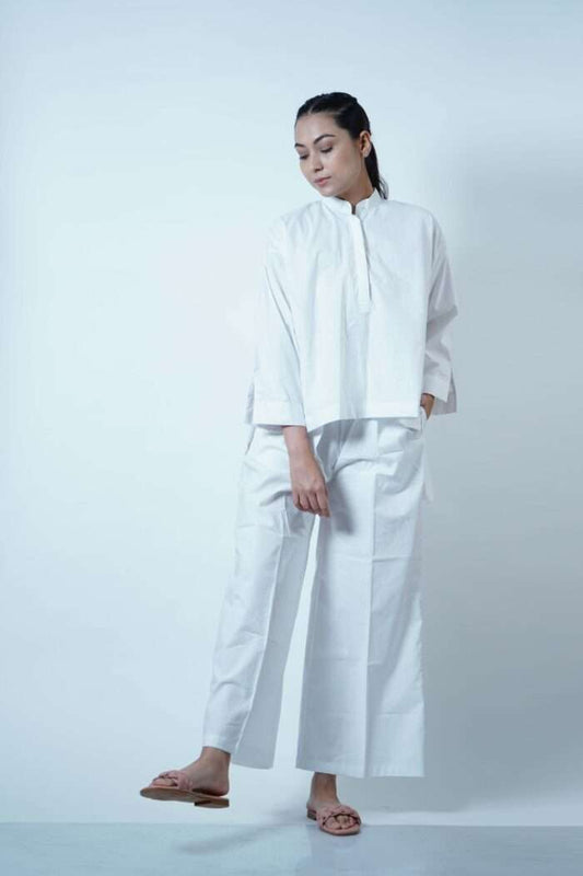 BACK PLEAT TOP WITH SIDE DETAIL- WHITE