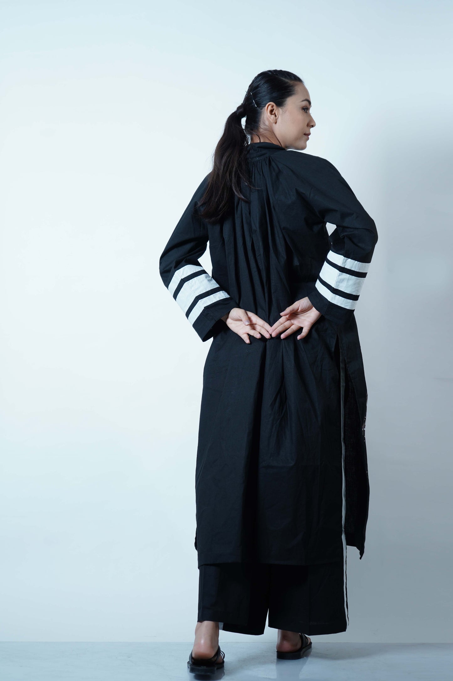 SHIRT COLLAR LONG SHIRT WITH SLEEVE DETAIL-BLACK