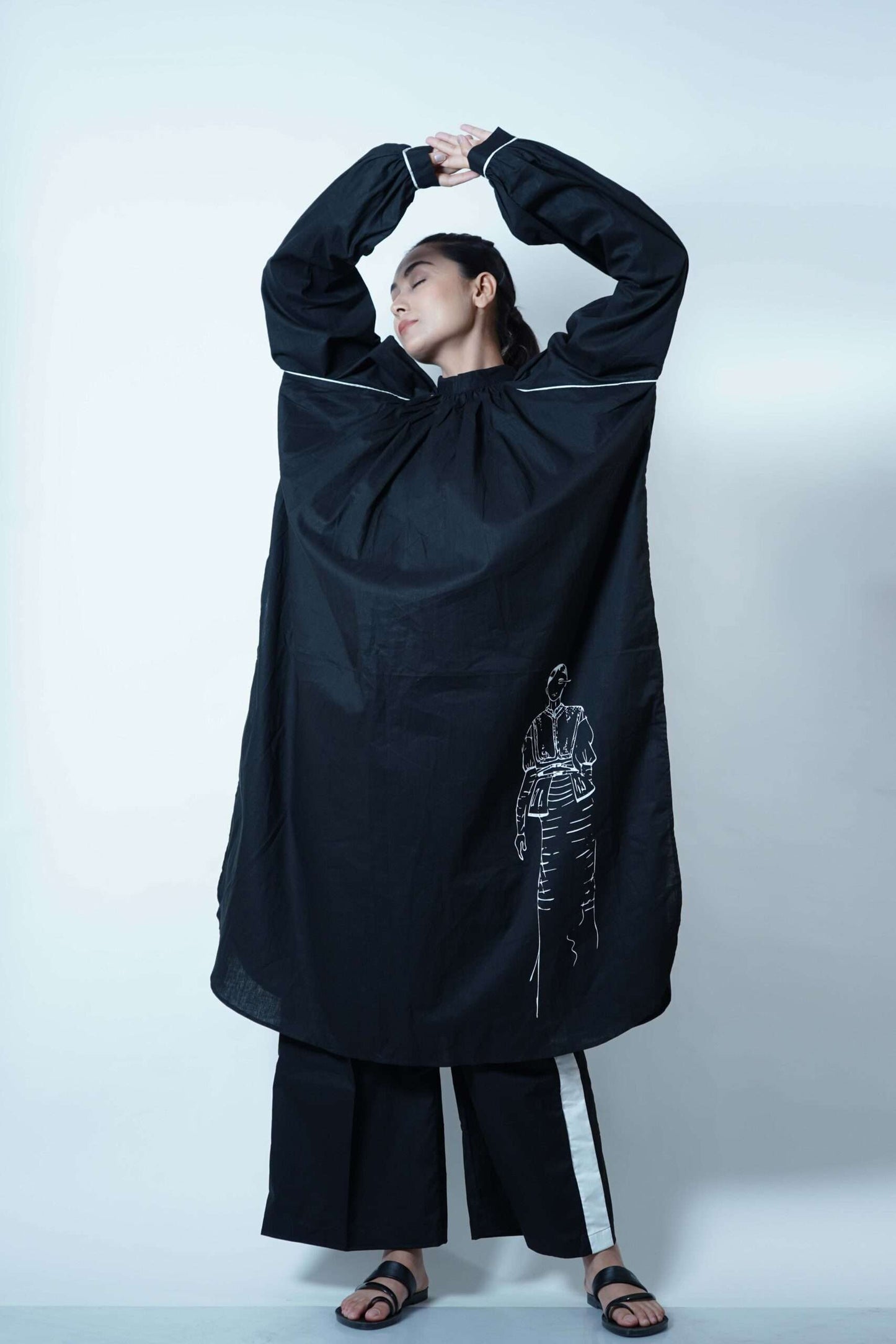 HIGH SLIT U SHAPE LONG SHIRT-BLACK