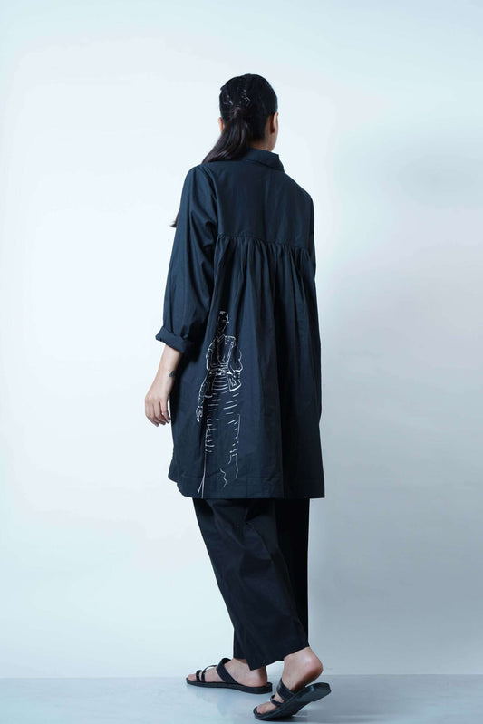 BACK GATHERED TOP-BLACK